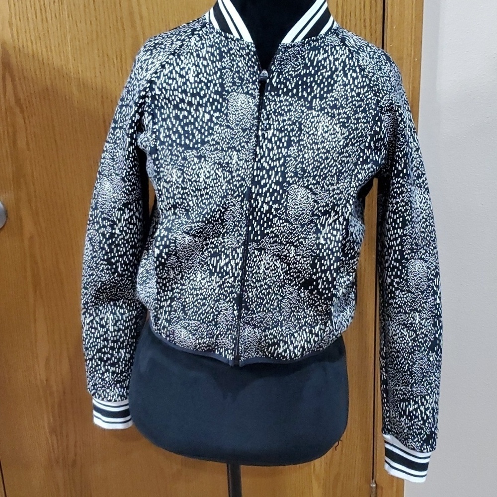 Fabletics speckled black white mesh back crop full zip jacket